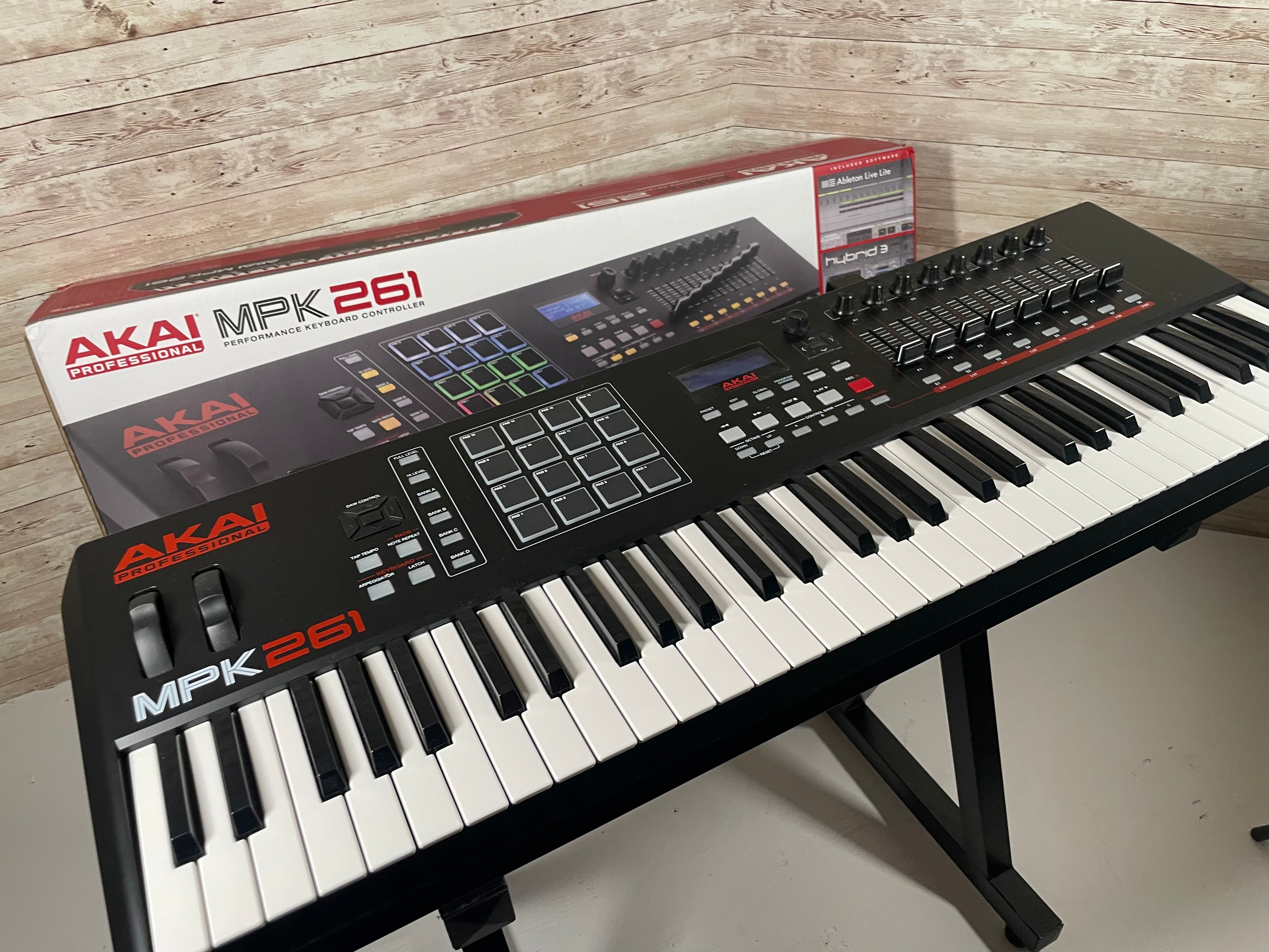 akai mpk 261 sustain pedal Akai MPK 261 MIDI Controller Original Box Hamilton, ON