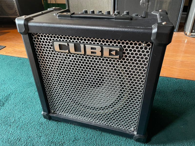 Roland Cube 40GX Used
