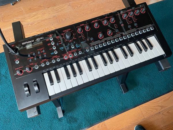 Roland JD-XI Analog/Digital Crossover Synth Used