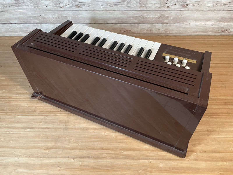 Magnus Vintage Chord Organ - As-is