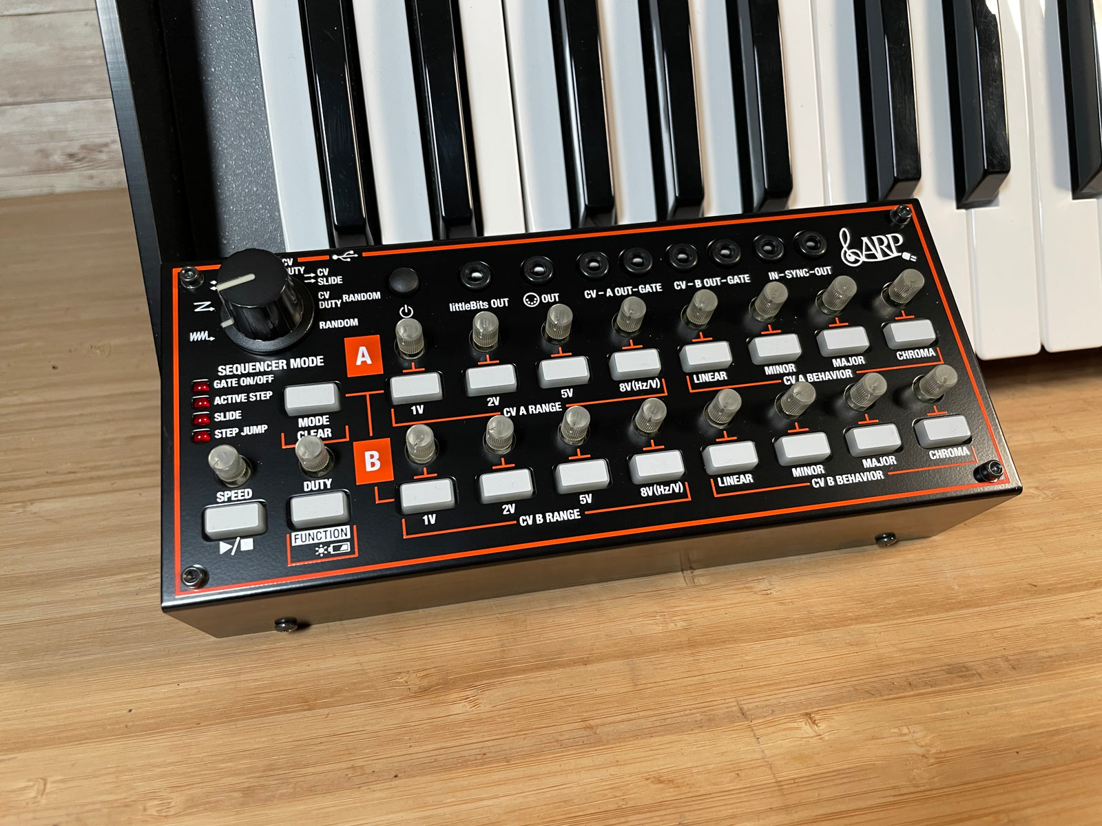 ARP ODYSSEY FSQ - DUOPHONIC SYNTHESIZER | KORG (USA)