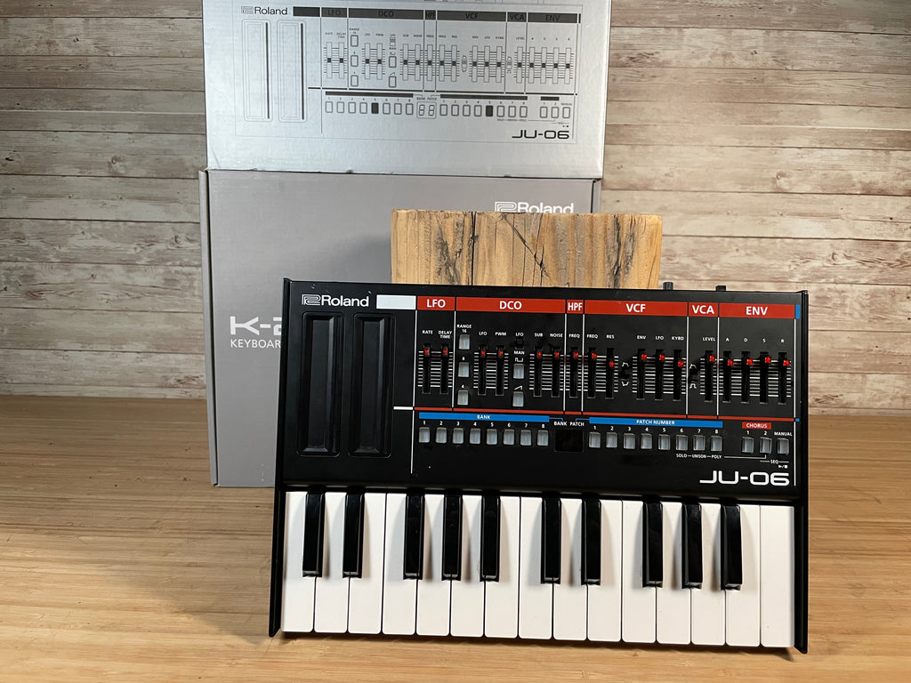 Roland Boutique Series JU-06 + K-25M Keyboard Toronto, ON