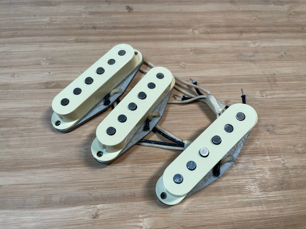 Fender American Pure Vintage 65 Stratocaster Set Used