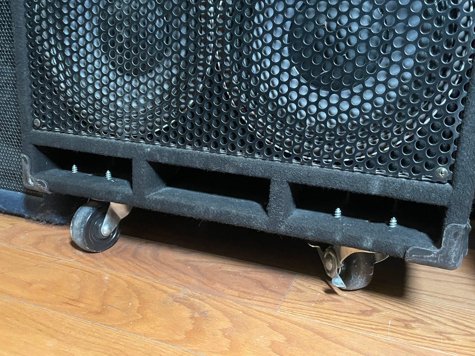 Eden D410XLT Bass Cabinet Used – Cask Music