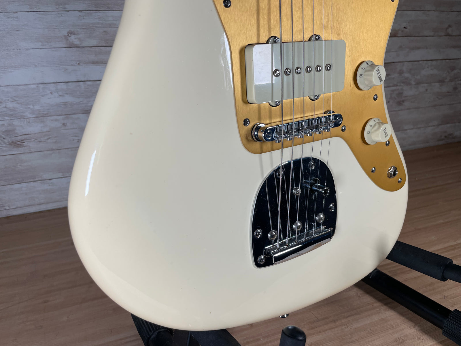 Squier Classic Vibe J Mascis Jazzmaster Used Toronto, ON Squier Classic Vibe J Mascis Jazzmaster Used Toronto, ON