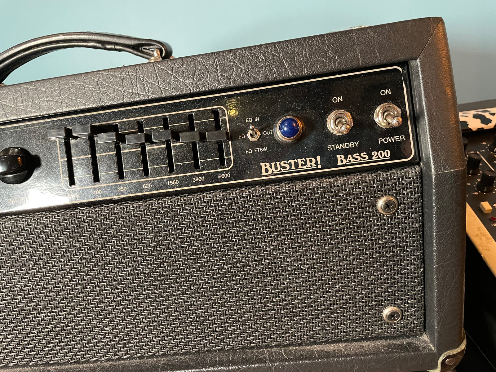 ベース Mesa/Boogie Buster Bass 200 Mesa Boogie Buster Bass 200-Watt Bass Amp Head | Reverb