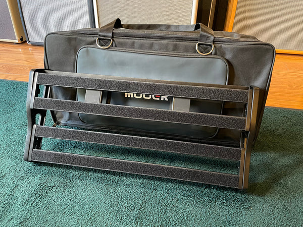 Mooer Transformer Pedalboard with Soft Case Used