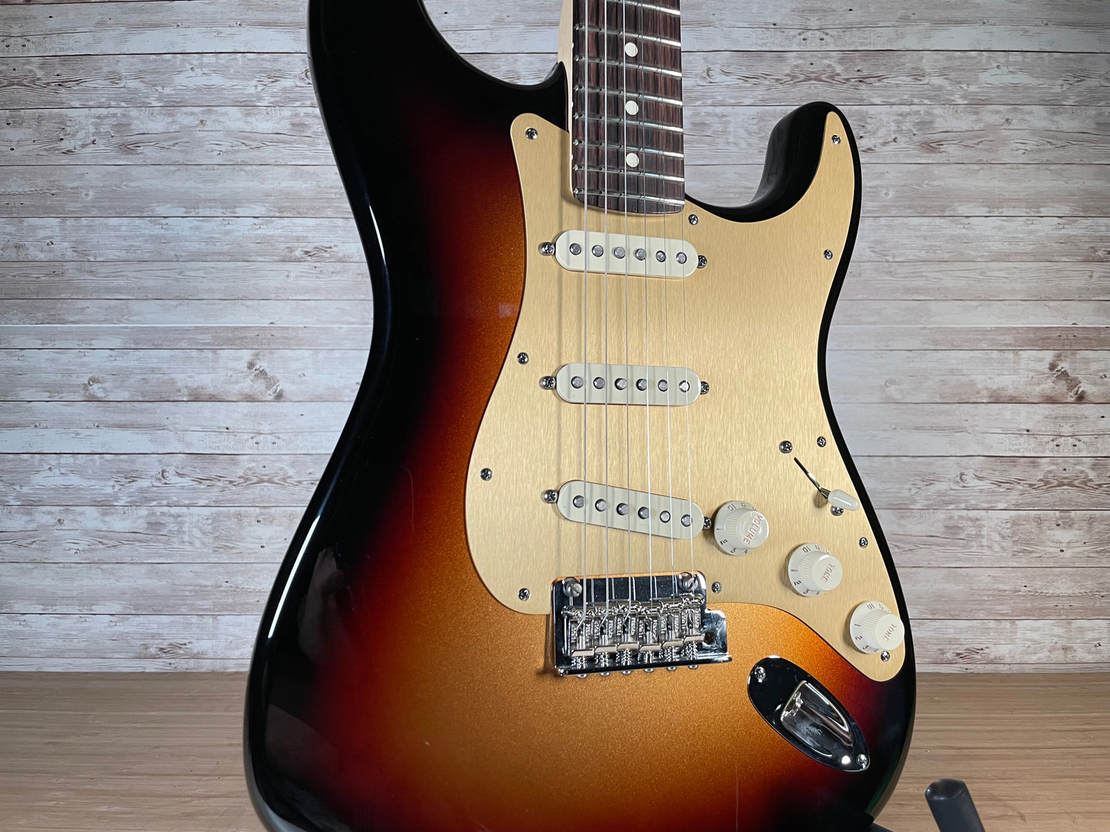 Fender FSR Standard Stratocaster 2012 Mystic Burst Toronto