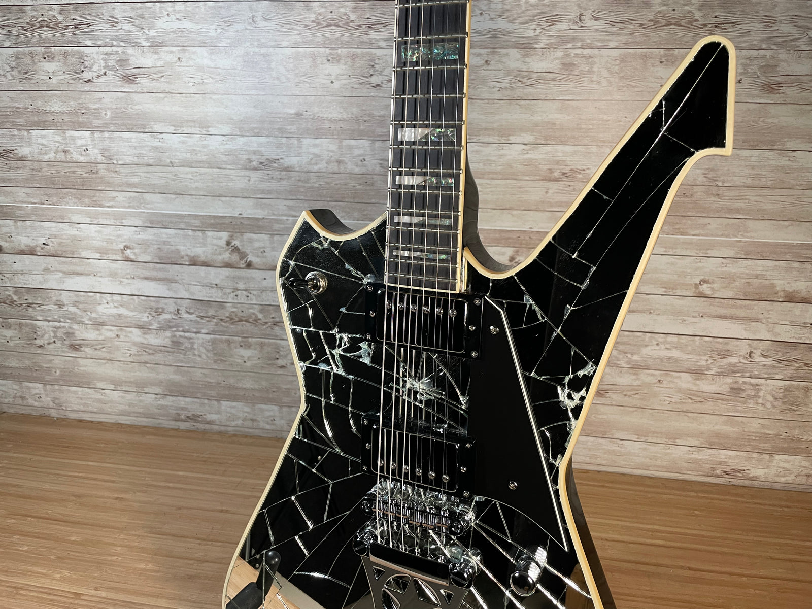 Washburn PS1800 Paul Stanley Cracked Mirror Used Toronto | Cask Music