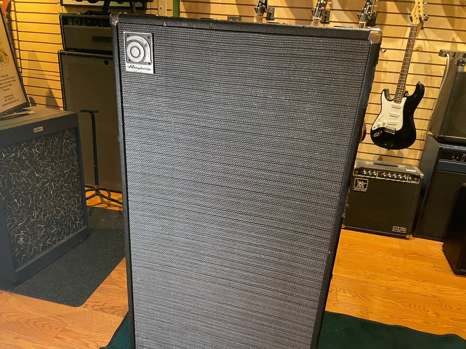Ampeg SVT810AV 8x10 Bass Cabinet Used Toronto, ON | Cask Music Ampeg SVT810AV 8x10 Bass Cabinet Used Toronto, ON | Cask Music