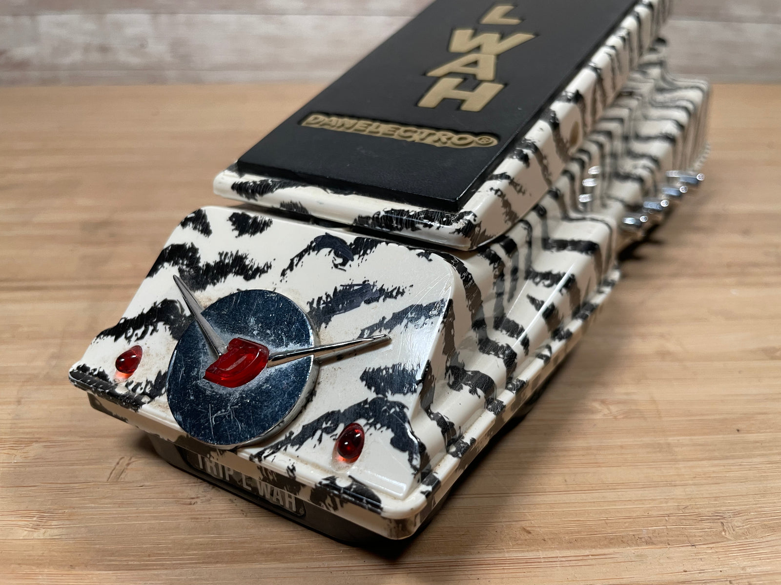 激レア Danelectro Trip L Wah ダンエレクトロ トリプルワウ 2024-10-1019.45.36_1600x.jpg?v