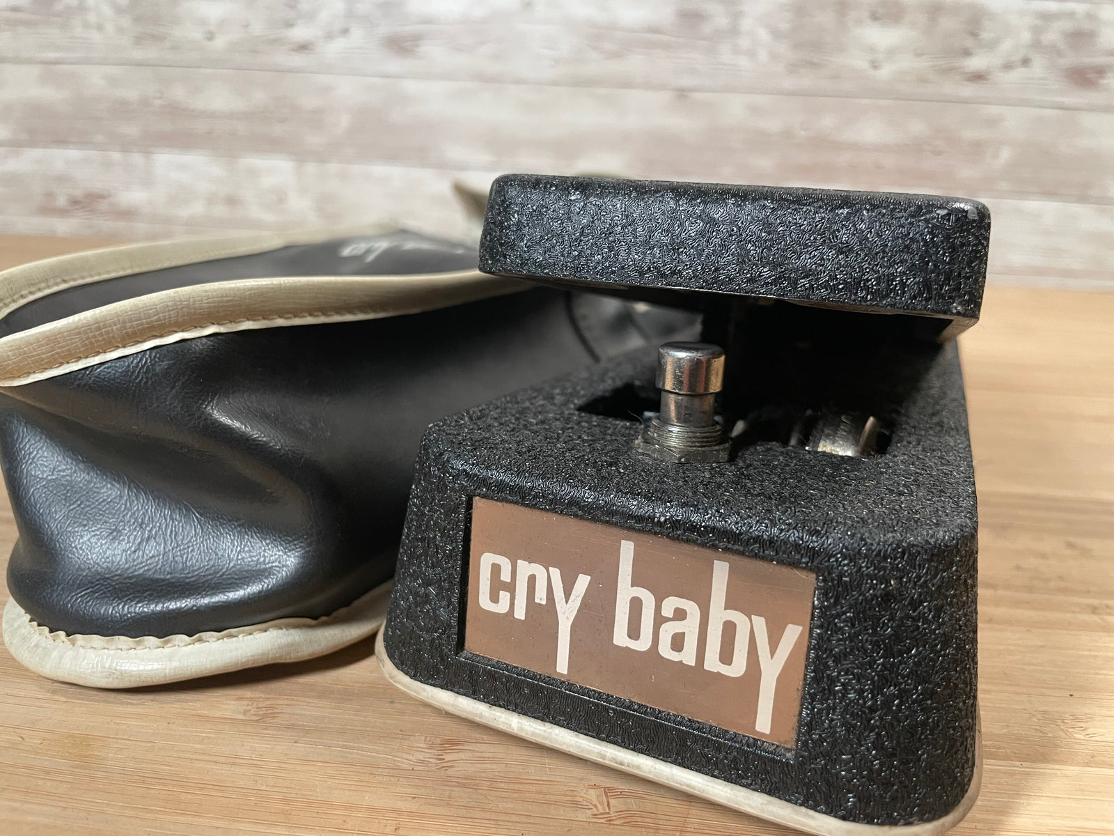 Jen Crybaby Wah Red Fasel Used Toronto, ON | Cask Music