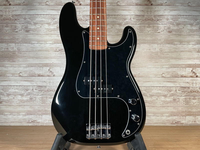 Fender Player Series Precision Bass Used