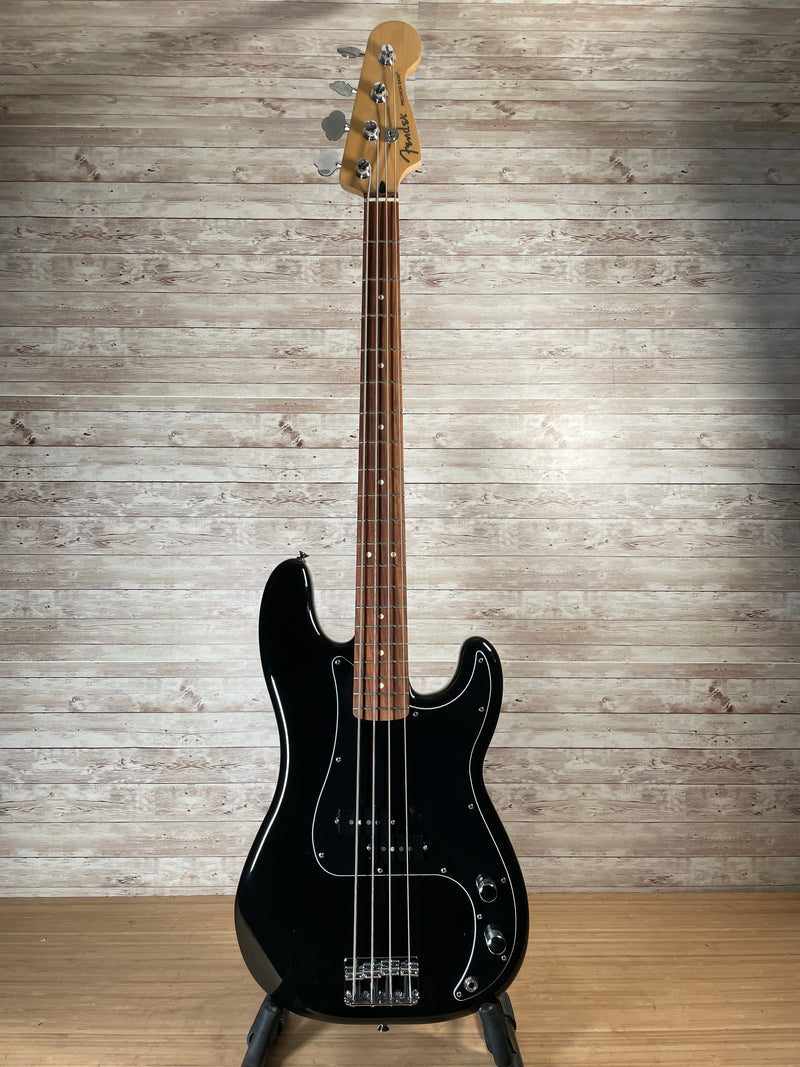 Fender Player Series Precision Bass Used