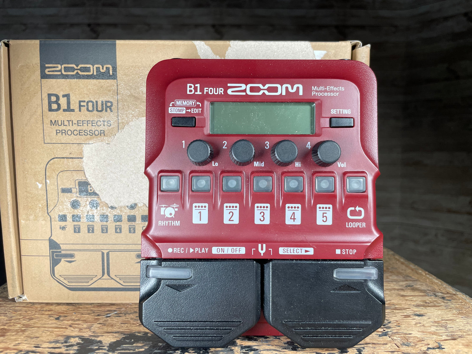 Zoom B1 Four Bass Multi-Effects with Box Hamilton, ON | Cask Music