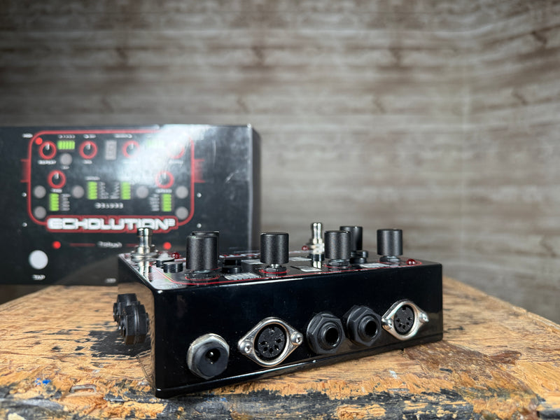 Pigtronix Echolution 2 Deluxe with Original Box Used