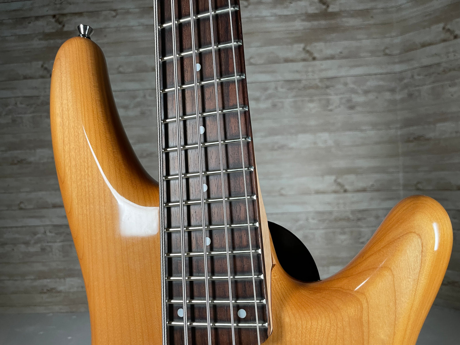 Ibanez SR405 5-String Bass Used Hamilton, ON | Cask Music