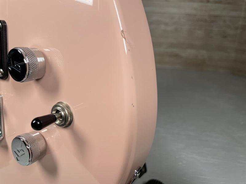 Gretsch G2220 Short Scale Bass Pink