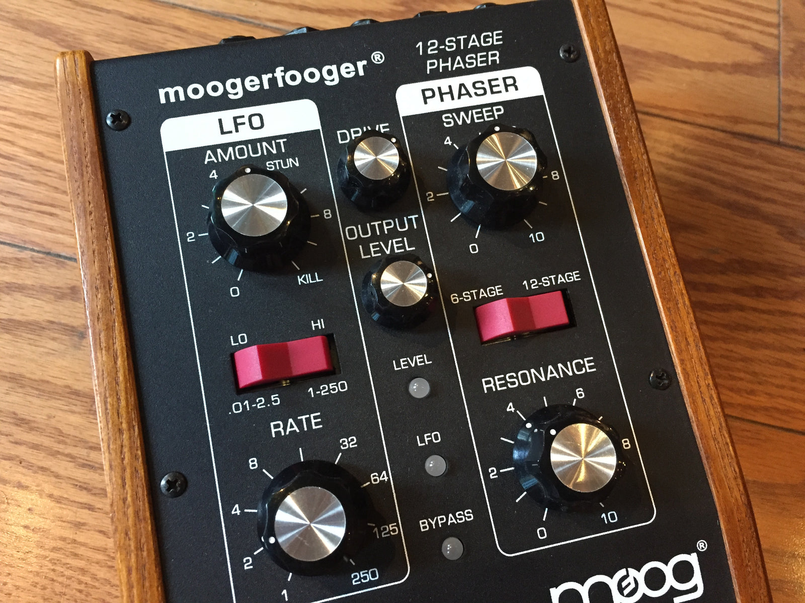 ギター moogerfooger MF-103 twelve stage phaser John Frusciante's Moog Moogerfooger MF-103 12-Stage Phaser