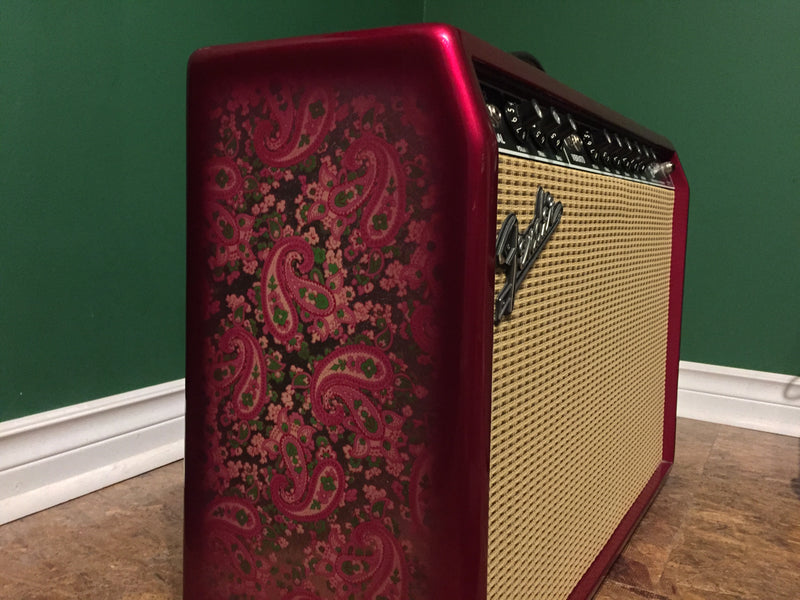 Fender 65 Deluxe Reverb Pink Paisley