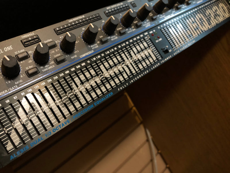 Alesis 30-Band Rack Equalizer