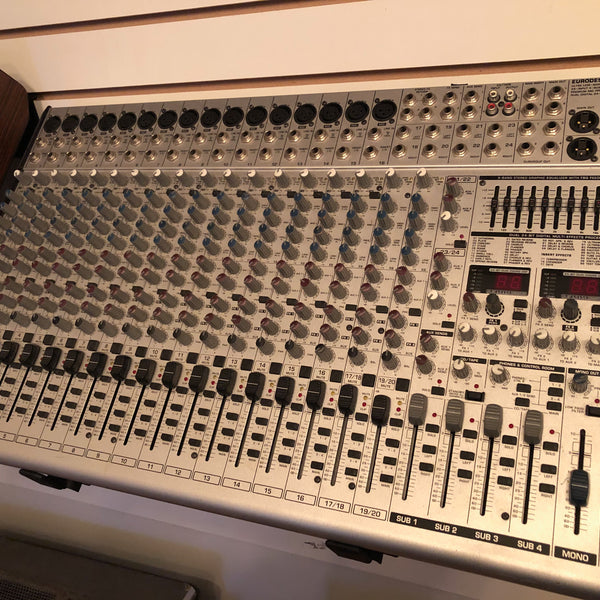 ジャンクBEHRINGER おしく SL2442FX-PRO EURODESK ケース付
