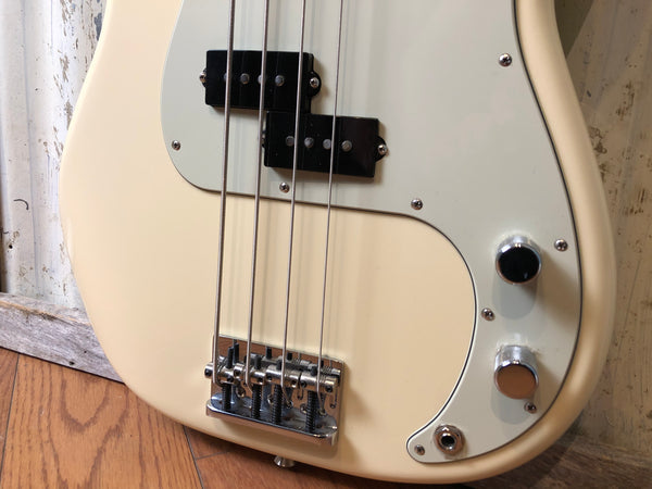 2017 Fender USA Precision Bass Olympic White