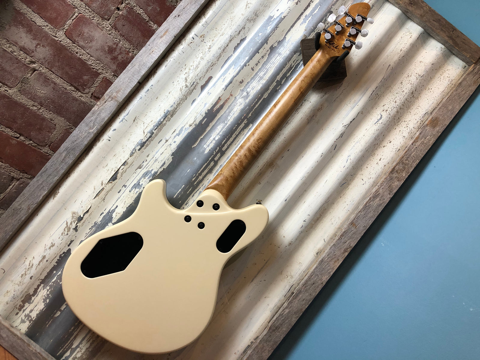 PEAVEY EVH WOLFGANG SPECIAL USA製　アイボリー PEAVEY EVH WOLFGANG SPECIAL (USA made) electric guitars