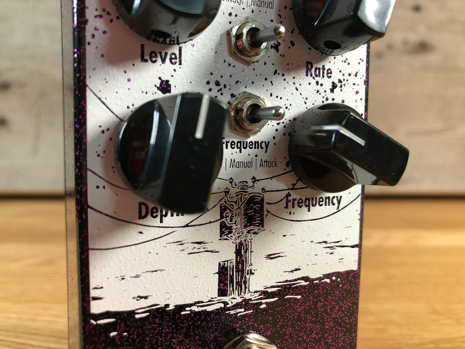 Earthquaker Night Wire Harmonic Tremolo Toronto, ON | Cask Music Earthquaker Night Wire Harmonic Tremolo Toronto, ON | Cask Music
