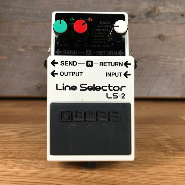 【美品】BOSS LS-2 Line Selector Boss LS-2 Line Selector Pedal - Evolution Music