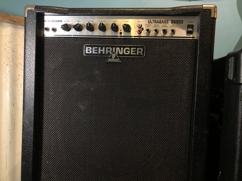 Behringer BX600 Bass Combo
