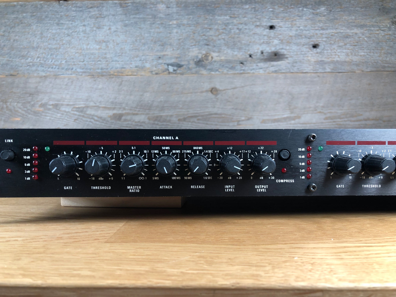 Audio-Logic MT66 Stereo Compressor/Gate Toronto ON | Cask Music