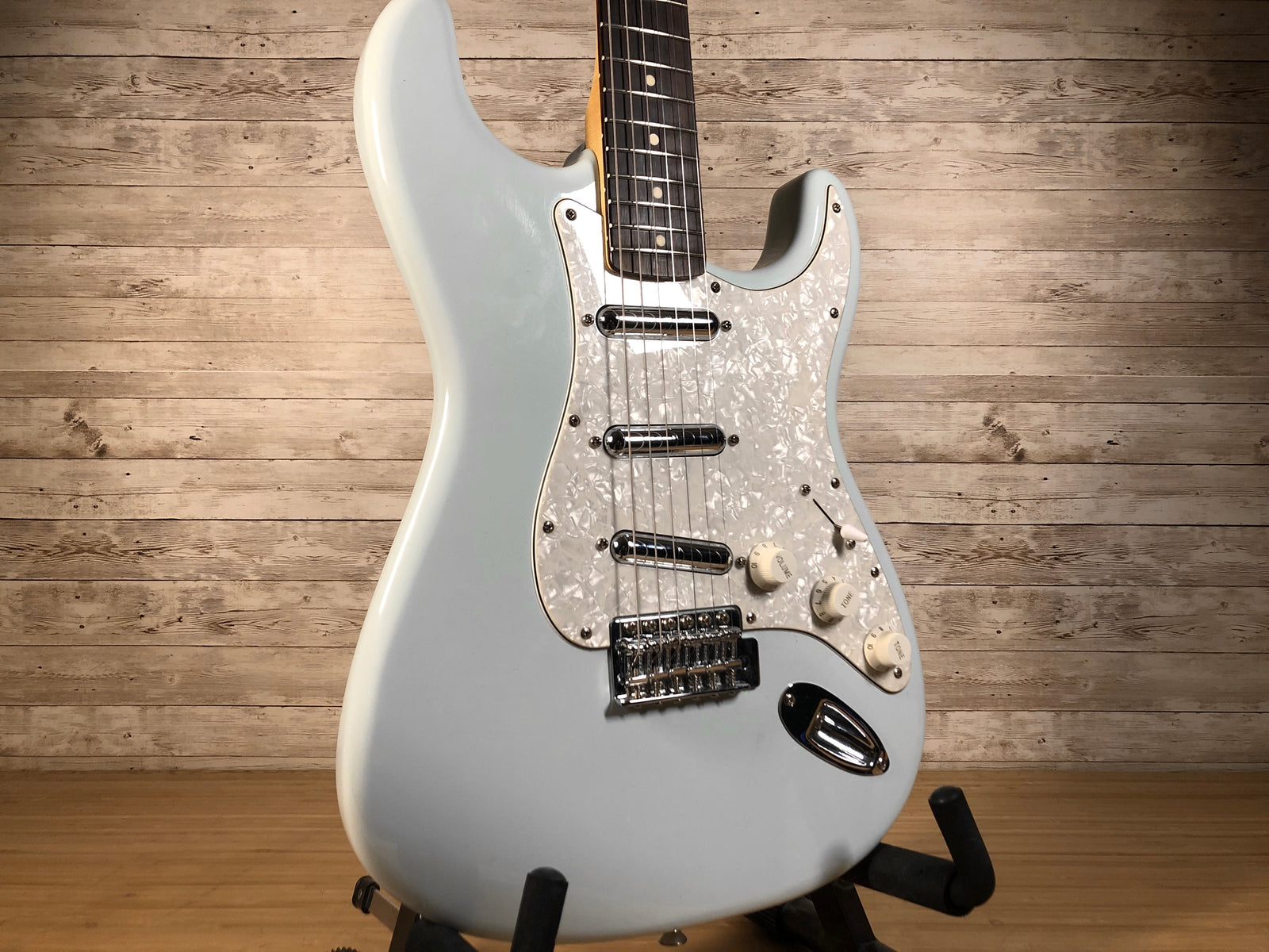 Squier Vintage Modified Surf Stratocaster – Cask Music