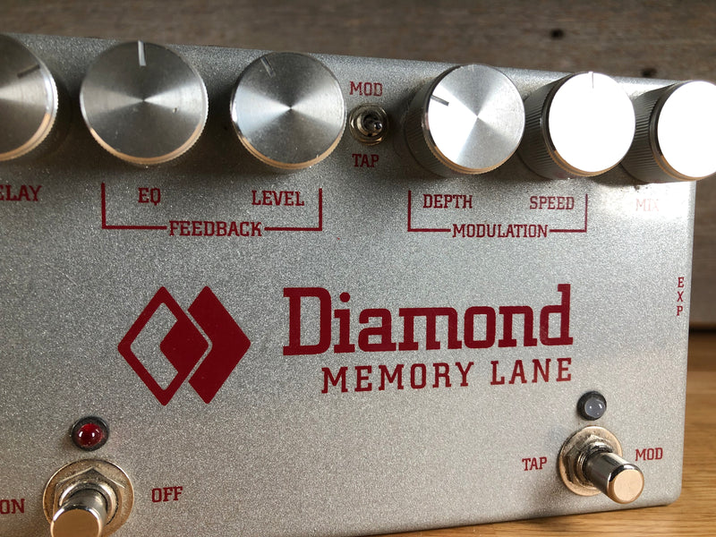 Diamond Memory Lane v1 Silver/Red Used