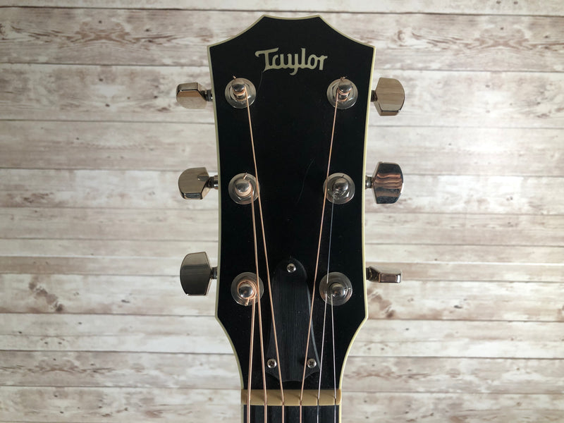 Taylor 526CE Tropical Mahogany Acoustic/Electric Used