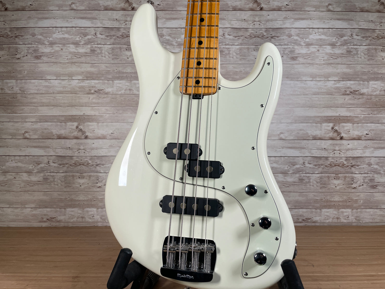 Music Man Caprice 4-String Bass Ivory White Used Toronto, ON